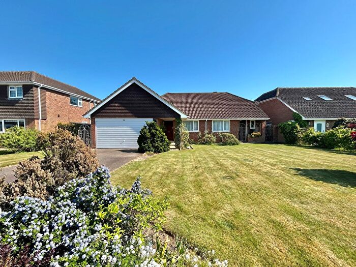 4 Bedroom Detached Bungalow For Sale In Thorne Crescent, Bexhill On Sea, TN39