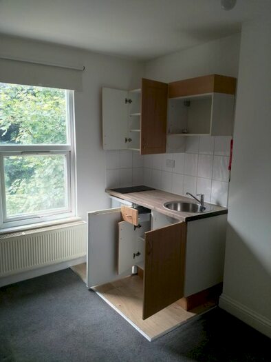 1 Bedroom Flat To Rent In Station Road, London, N3