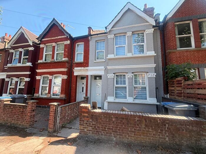 4 Bedroom Terraced House To Rent In Selwyn Road, Willesden, NW10