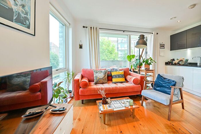 1 Bedroom Flat For Sale In East Street, London, Elephant And Castle, London, SE17