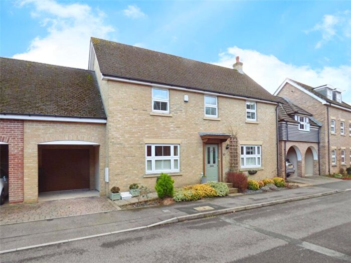 4 Bedroom Detached House For Sale In Lyons Place, Hedge End, Southampton, SO30