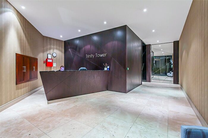 2 Bedroom Apartment To Rent In Quadrant Walk, Canary Wharf, London, E14