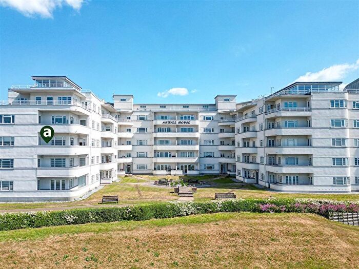 3 Bedroom Flat For Sale In Argyll House, Seaforth Road, Westcliff-On-Sea, SS0