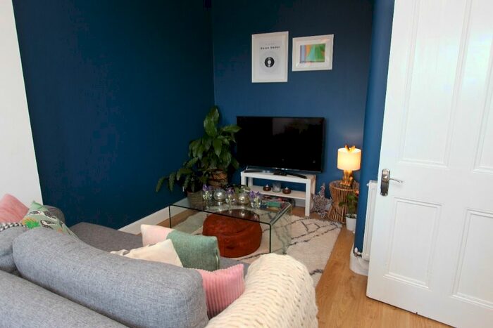 1 Bedroom Flat To Rent In Albion Road, Leith, Edinburgh, EH7