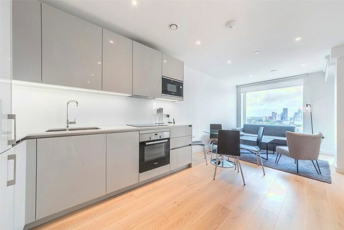 Studio To Rent In Deacon Street, London, SE17