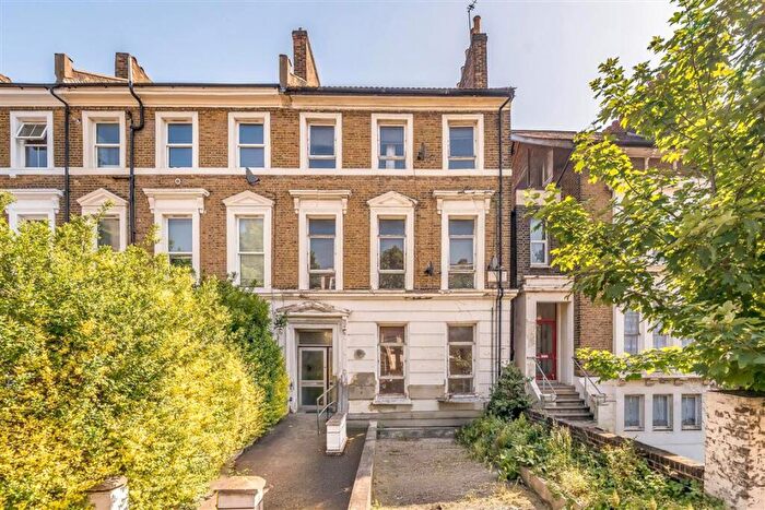 1 Bedroom Flat For Sale In Lewisham Way, New Cross, SE14
