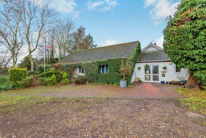 5 Bedroom Detached Bungalow To Rent In Woodgate Lane, Borden, Sittingbourne, ME9