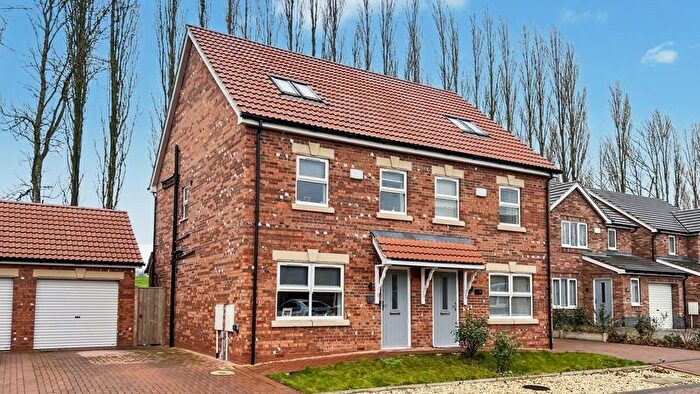 3 Bedroom Semi-Detached House For Sale In Appledore Crescent, Scunthorpe, DN17