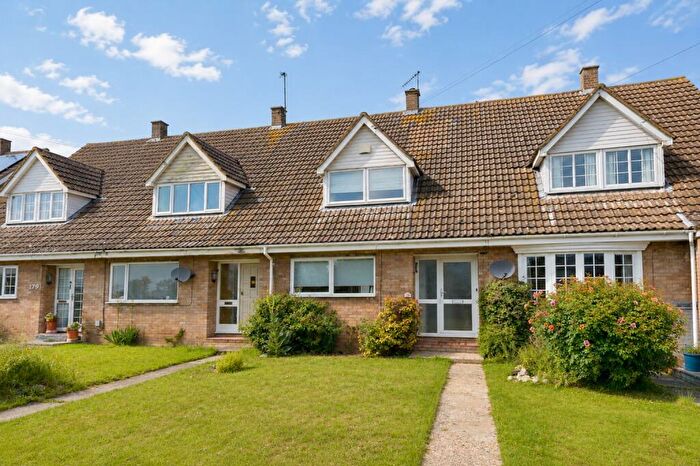 3 Bedroom Terraced House For Sale In Ft Rear Garden With Garage To Rear!, SG8