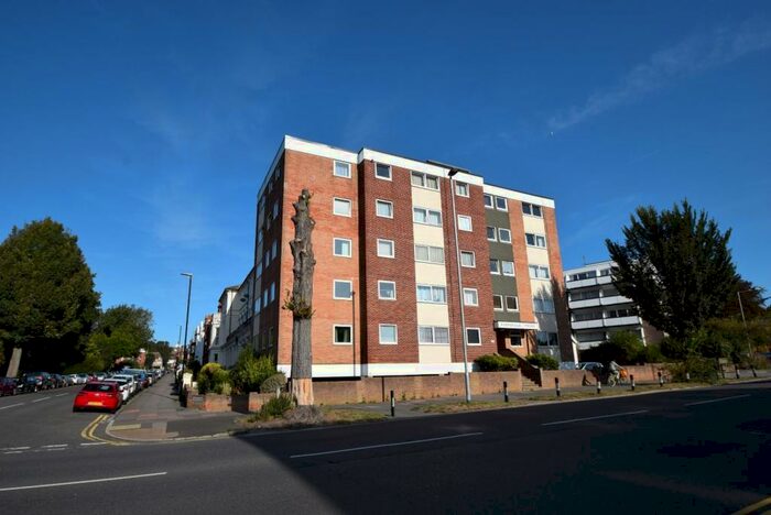 2 Bedroom Flat To Rent In Eversfield House, The Avenue, Eastbourne, BN21
