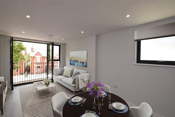 1 Bedroom Flat For Sale In Apartment, Leckhampton Road, Leckhampton, Cheltenham, Gloucestershire, GL53