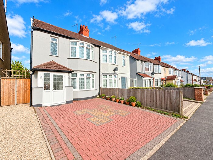 3 Bedroom Semi Detached House For Sale In Beechwood Road, Luton, LU4