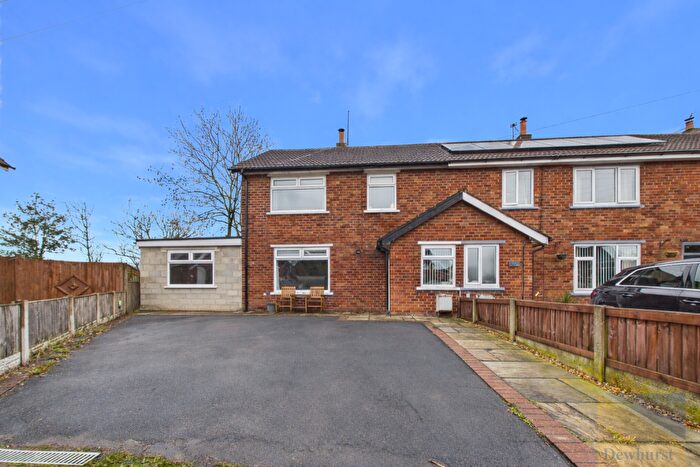 3 Bedroom End Of Terrace House For Sale In Meadow Close, Clifton, PR4