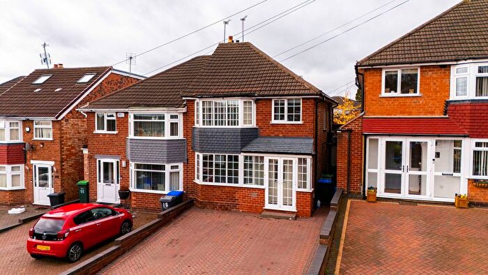 3 Bedroom Semi Detached House For Sale In Calverton Grove, Great Barr, B43