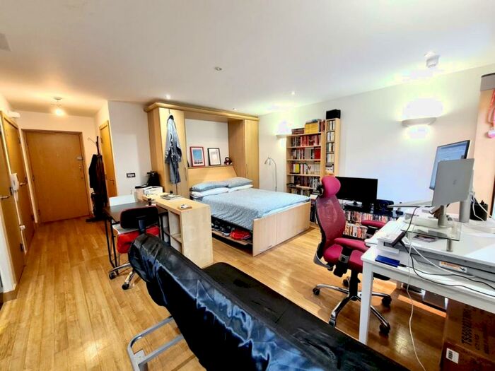 Flat To Rent In Drayton Park, Highbury, N5