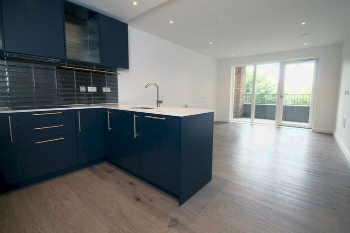 1 Bedroom Apartment To Rent In Blenheim Mansions, N8