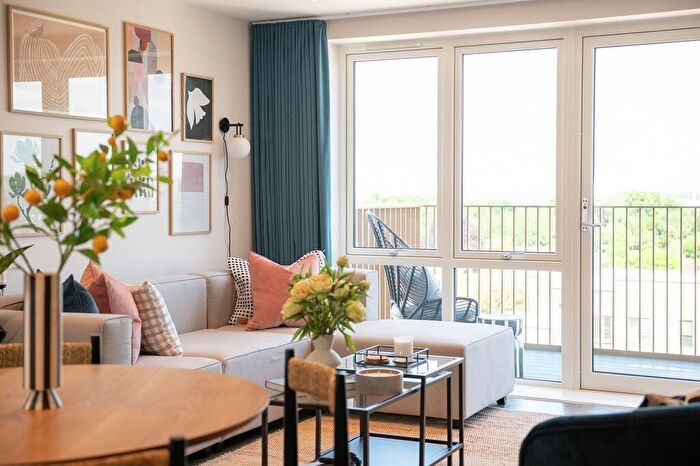 1 Bedroom Apartment For Sale In Carlton Vale London, NW6
