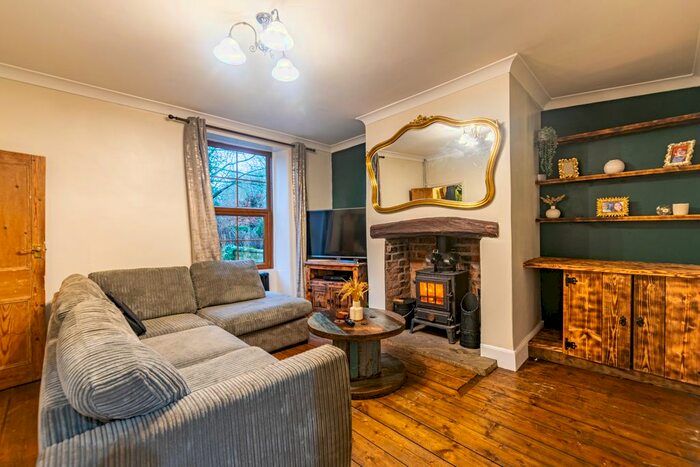 2 Bedroom Terraced House For Sale In Lunnsfield Lane, Burton Salmon, Leeds, LS25