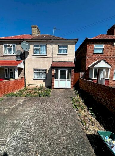 3 Bedroom Terraced House To Rent In North Hyde Lane, Southall, UB2