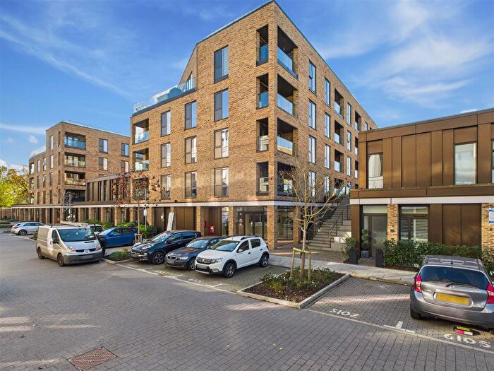 2 Bedroom Flat For Sale In Station Avenue, Walton On Thames, KT12