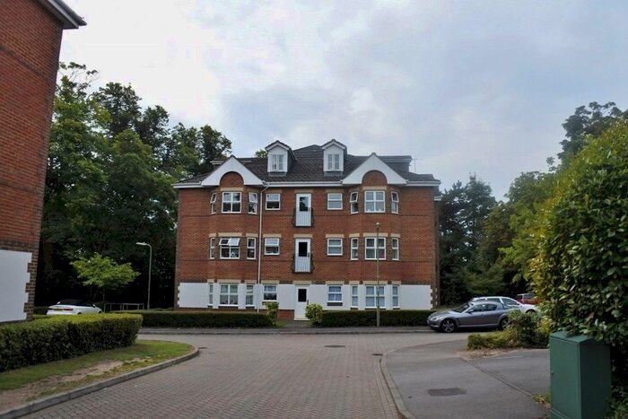 2 Bedroom Flat To Rent In Norn Hill, Basingstoke, RG21