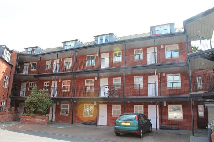 3 Bedroom Maisonette To Rent In The Cloisters, Lincoln, LN2