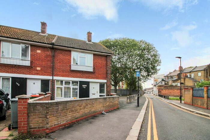 2 Bedroom Terraced House To Rent In Newhaven Lane, London, E16