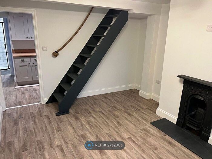 2 Bedroom Terraced House To Rent In King Street, Cheltenham, GL50