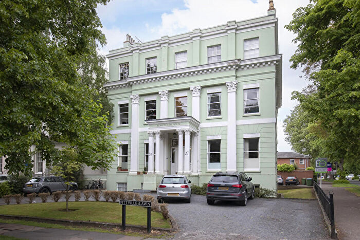 3 Bedroom Apartment To Rent In Pittville Lawn, Cheltenham, GL52