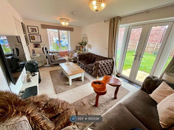 3 Bedroom Semi-Detached House To Rent In Lynchets Road, Luton, LU2