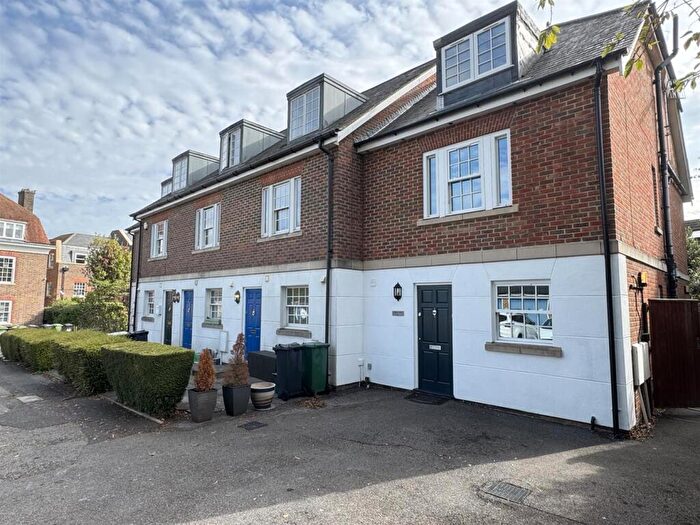 4 Bedroom Property To Rent In Merstham, RH1