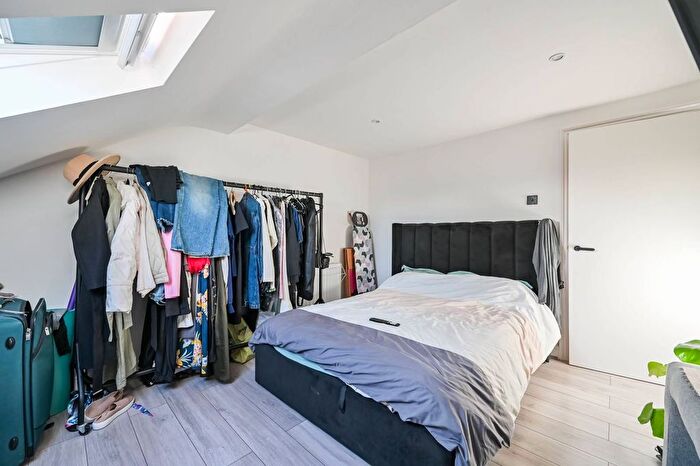 2 Bedroom Flat To Rent In Grove Road, Walthamstow Village, Walthamstow, E17