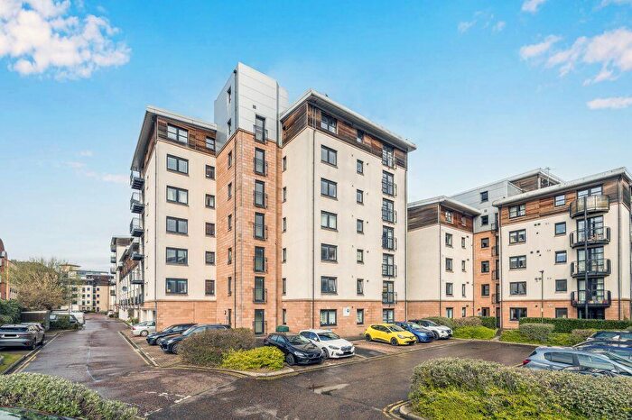 3 Bedroom Flat For Sale In / Constitution Place, The Shore Edinburgh, EH6