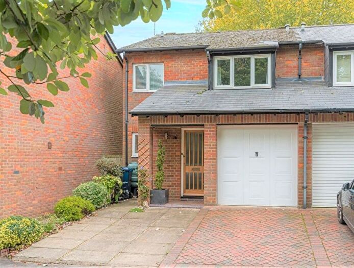 3 Bedroom Semi Detached House For Sale In Walnut Close, Great Missenden, HP16