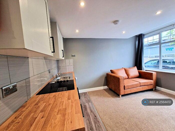 1 Bedroom Flat To Rent In Station Road, Northfield, Birmingham, B31
