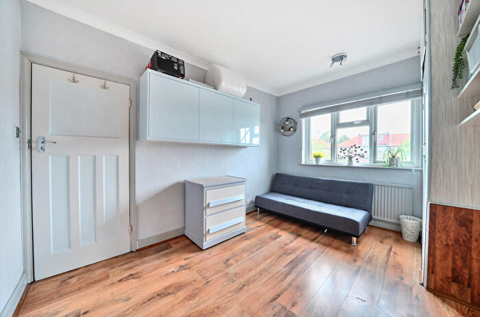 3 Bedroom Terraced House For Sale In Manor Road, Mitcham, CR4
