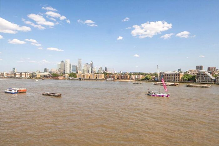 Flat To Rent In Wapping High Street, Wapping, E1W