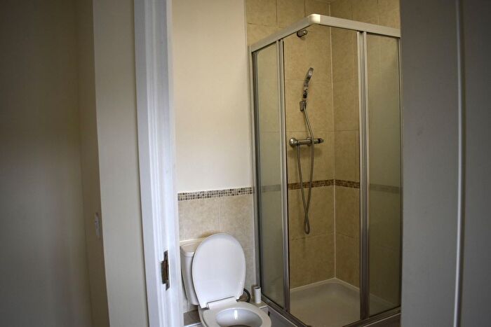 2 Bedroom Flat For Sale In Enstone Road, Enfield, EN3