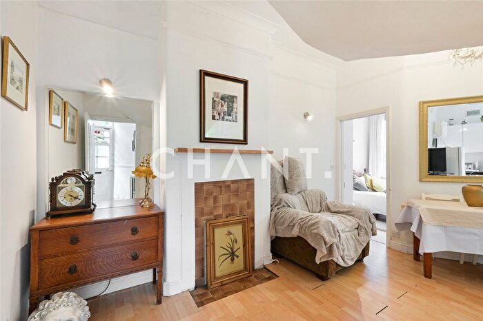 3 Bedroom Flat To Rent In Victor Villas, Chiswick, W4