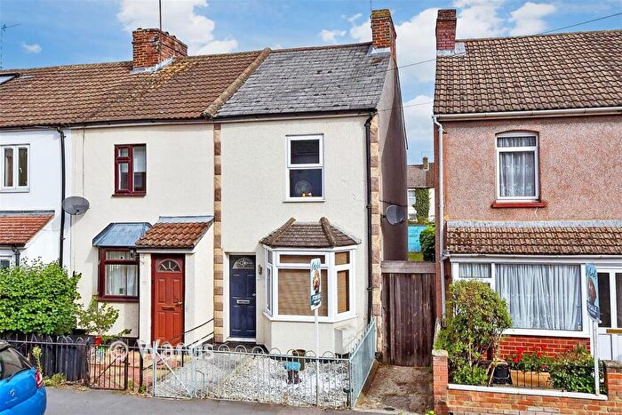 3 Bedroom End Of Terrace House For Sale In Bramley Road, Snodland, Kent, ME6