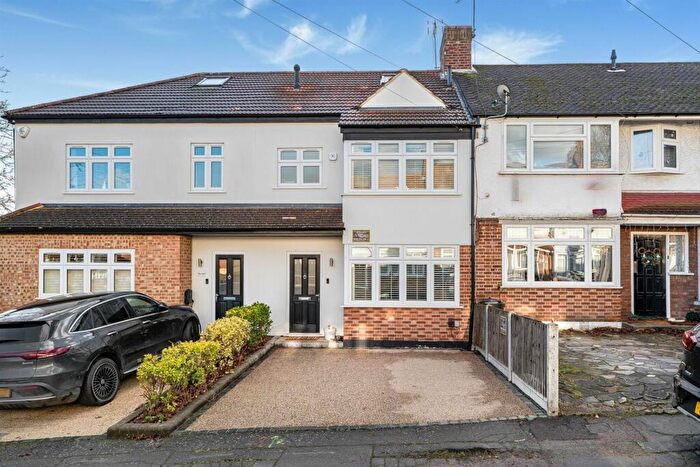 4 Bedroom Terraced House For Sale In Elm Close, Buckhurst Hill, IG9