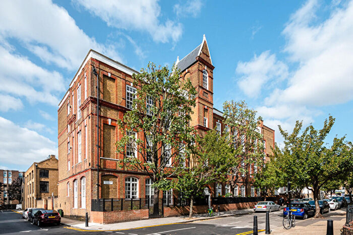 2 Bedroom Flat For Sale In Teesdale Close, E2