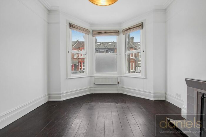 2 Bedroom Flat To Rent In Bathurst Gardens, Kensal Rise, London, NW10