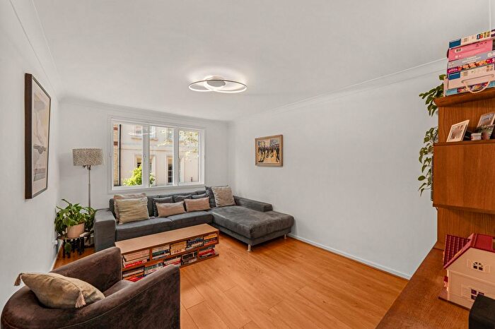 3 Bedroom Flat To Rent In Neal Street, Central St Giles, WC2H