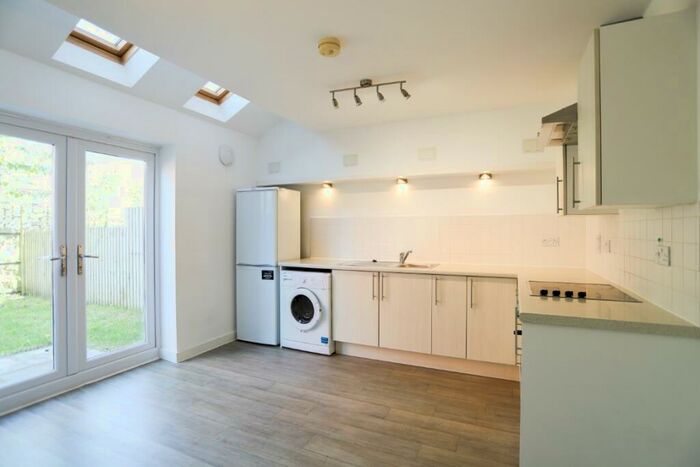 3 Bedroom House To Rent In Robert Hall Street Salford, M5