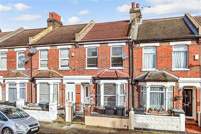 3 Bedroom Terraced House For Sale In Granville Road, Gravesend, Kent, DA11