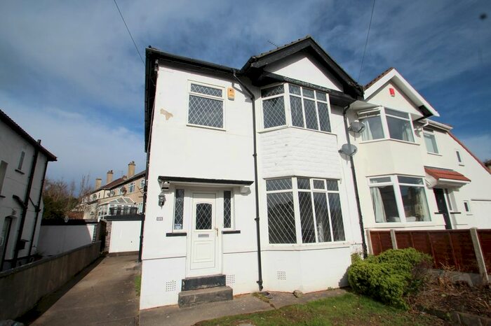 3 Bedroom Detached House To Rent In Allerton Grange Drive, Leeds, West Yorkshire, Uk, LS17
