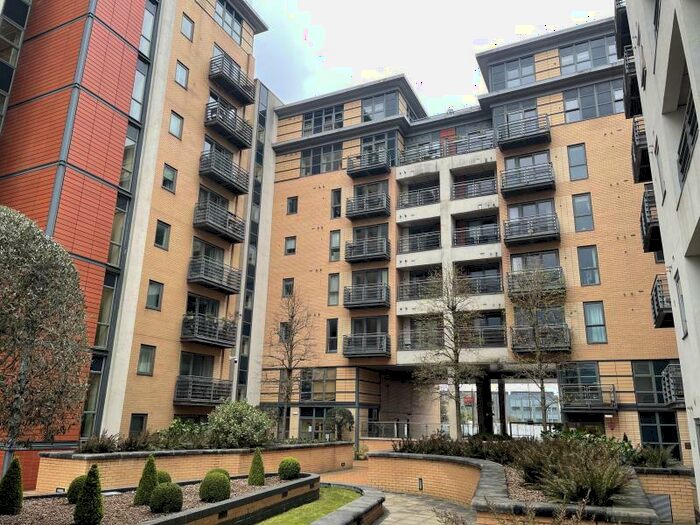 2 Bedroom Apartment For Sale In Balmoral Place, Brewery Wharf, Leeds City Centre, LS10