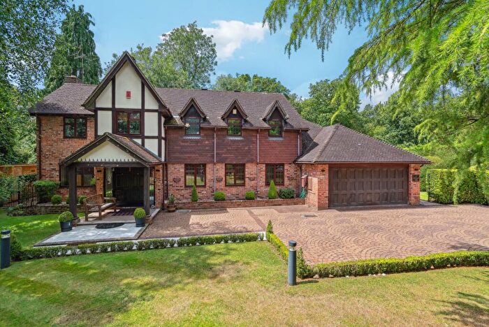 5 Bedroom Detached House For Sale In Oxhey Ridge Close, Northwood, HA6