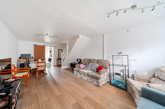 2 Bedroom Terraced House For Sale In Bayleaf Avenue, Woodhall Park, Swindon, SN2